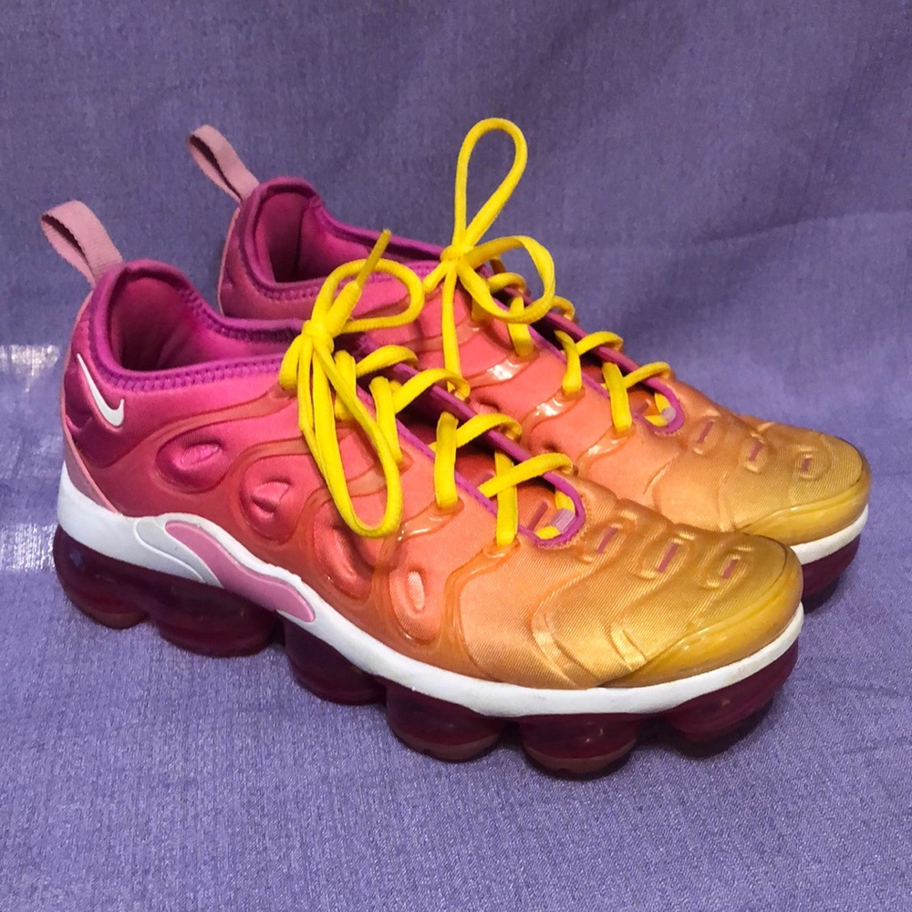 Used Women’s Nike Vapor Max Plus Laser Fuchsia Psychic Pink Size 7.5 CI9900-600